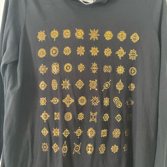 NWT Wildfox black top with gold symbols and back slit - Picture 2 of 3